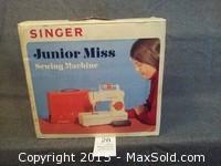Singer "Junior Miss" Sewing Machine