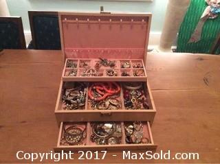 Vintage Jewelry Box W/contents