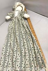 MaxSold Auction: Handmade Bed Top/Bed Post Dolls - Maple Shade (New Jersey, USA) SELLER MANAGED Downsizing Online Auction - Martin Avenue