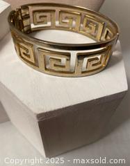 MaxSold Auction: Mediterranean Themed Jewelry - Maple Shade (New Jersey, USA) SELLER MANAGED Downsizing Online Auction - Martin Avenue