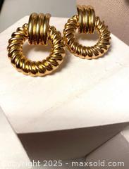 MaxSold Auction: Mediterranean Themed Jewelry - Maple Shade (New Jersey, USA) SELLER MANAGED Downsizing Online Auction - Martin Avenue