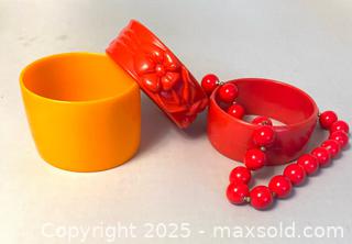 MaxSold Auction:  Vintage Plastic Retro Jewelry - Maple Shade (New Jersey, USA) SELLER MANAGED Downsizing Online Auction - Martin Avenue