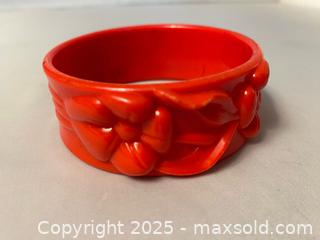 MaxSold Auction:  Vintage Plastic Retro Jewelry - Maple Shade (New Jersey, USA) SELLER MANAGED Downsizing Online Auction - Martin Avenue