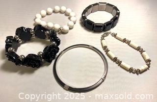 MaxSold Auction: White & Black Variety - Maple Shade (New Jersey, USA) SELLER MANAGED Downsizing Online Auction - Martin Avenue