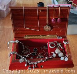 MaxSold Auction: Costume Jewelry Mixed Lot - Toronto (Ontario, Canada) SELLER MANAGED Estate Sale Online Auction - Roxton Road