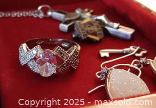 MaxSold Auction: Costume Jewelry Mixed Lot - Toronto (Ontario, Canada) SELLER MANAGED Estate Sale Online Auction - Roxton Road