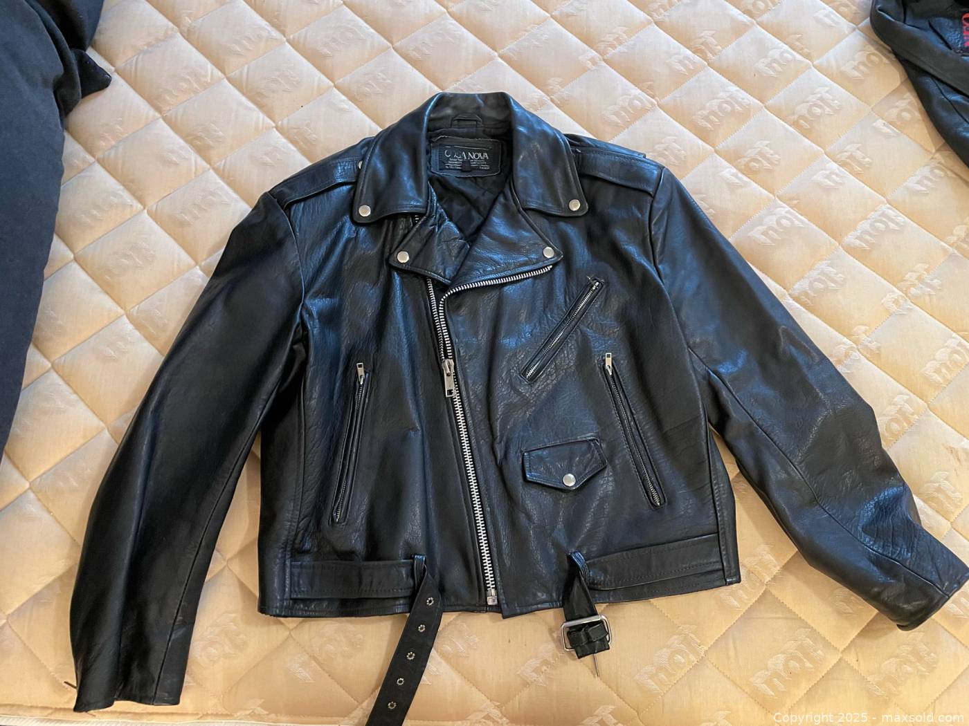 Leather jacket | Vancouver (British Columbia, Canada) SELLER
