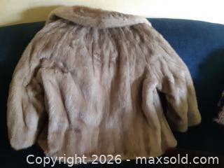 MaxSold Auction: VINTAGE CARMEL MINK FUR SHORT COAT - Ottawa (Ontario, Canada) SELLER MANAGED Downsizing Online Auction - Maxime St.