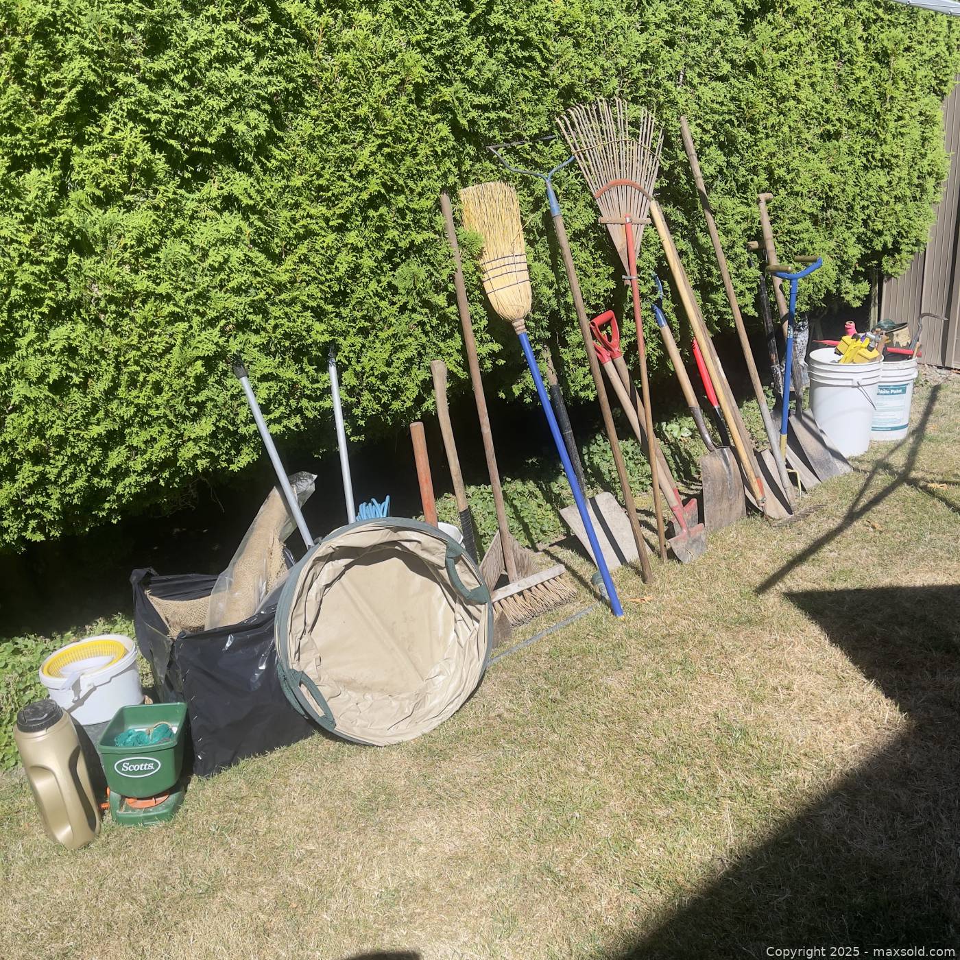 Photo inspiration: Visual Reference: Gardening Equipment Surrey British Columbia Canada Seller Managed