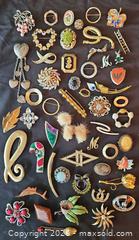 MaxSold Auction: Assorted Vintage Brooches and Pins - Kingston (Ontario, Canada) SELLER MANAGED Downsizing Online Auction - Glenview Avenue