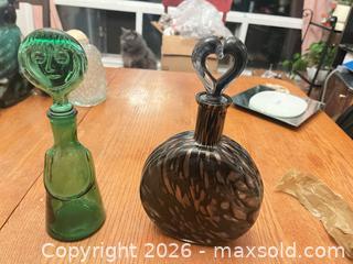 MaxSold Auction: Maestri Vetra Green Art Glass Decanters with Stoppers - Kingston (Ontario, Canada) SELLER MANAGED Downsizing Online Auction - Glenview Avenue