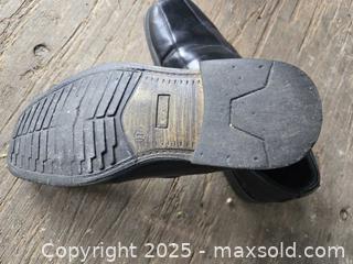 MaxSold Auction: 3 pairs of men shoes size 10 - Gananoque (Ontario, Canada) SELLER MANAGED Downsizing Online Auction -  Highway 2 West(STORAGE)                      
