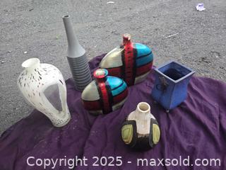 MaxSold Auction: 6 vases - Gananoque (Ontario, Canada) SELLER MANAGED Downsizing Online Auction -  Highway 2 West(STORAGE)                      