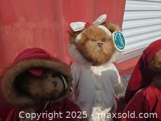 MaxSold Auction: Bearington Collection Set of 4 14" Christmas Plush Teddy Bears - Gananoque (Ontario, Canada) SELLER MANAGED Downsizing Online Auction -  Highway 2 West(STORAGE)                      