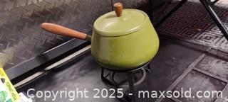 MaxSold Auction: Green Enamel-Coated Steel Small Fondue Pot with Stand - Gananoque (Ontario, Canada) SELLER MANAGED Downsizing Online Auction -  Highway 2 West(STORAGE)                      
