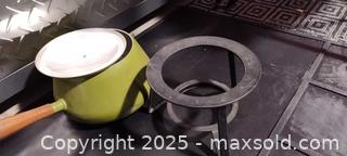 MaxSold Auction: Green Enamel-Coated Steel Small Fondue Pot with Stand - Gananoque (Ontario, Canada) SELLER MANAGED Downsizing Online Auction -  Highway 2 West(STORAGE)                      