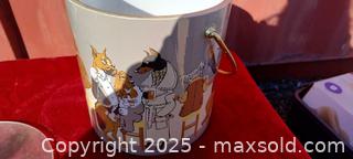 MaxSold Auction: Ice Bucket / Decorative Bucket with Illustrated Dog Design - Gananoque (Ontario, Canada) SELLER MANAGED Downsizing Online Auction -  Highway 2 West(STORAGE)                      