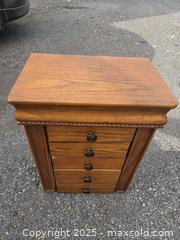 MaxSold Auction: Jewelery Box - Gananoque (Ontario, Canada) SELLER MANAGED Downsizing Online Auction -  Highway 2 West(STORAGE)                      