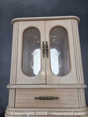 MaxSold Auction: Jewelry Box - Gananoque (Ontario, Canada) SELLER MANAGED Downsizing Online Auction -  Highway 2 West(STORAGE)                      