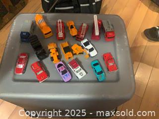 MaxSold Auction: Lot of ~18 Small Plastic Toy Vehicles, 1:64 Scale, Mixed Types - Gananoque (Ontario, Canada) SELLER MANAGED Downsizing Online Auction -  Highway 2 West(STORAGE)                      