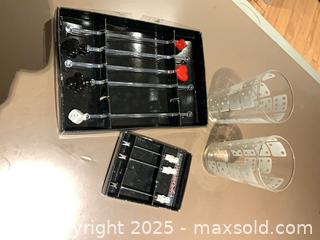 MaxSold Auction: Lot of Casino-Themed Cocktail Picks/Swizzle Sticks, Plastic/Acrylic - Gananoque (Ontario, Canada) SELLER MANAGED Downsizing Online Auction -  Highway 2 West(STORAGE)                      