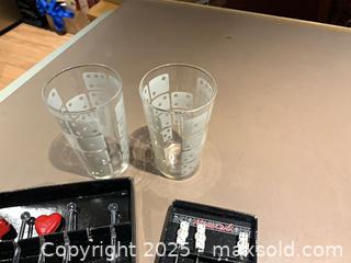 MaxSold Auction: Lot of Casino-Themed Cocktail Picks/Swizzle Sticks, Plastic/Acrylic - Gananoque (Ontario, Canada) SELLER MANAGED Downsizing Online Auction -  Highway 2 West(STORAGE)                      