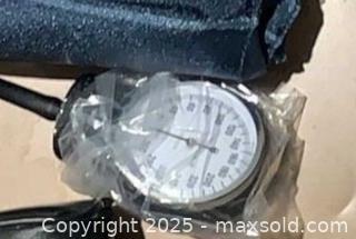 MaxSold Auction: Manual Aneroid Upper-Arm Blood Pressure Monitor, Unknown Brand - Gananoque (Ontario, Canada) SELLER MANAGED Downsizing Online Auction -  Highway 2 West(STORAGE)                      
