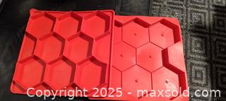 MaxSold Auction: Red Silicone Honeycomb Freezer Ice Mold (Made in Canada) - Gananoque (Ontario, Canada) SELLER MANAGED Downsizing Online Auction -  Highway 2 West(STORAGE)                      