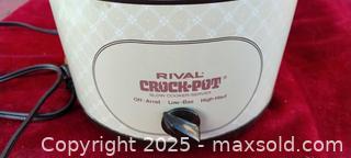 MaxSold Auction: Rival Crock-Pot Slow Cooker, 210W 120V - Gananoque (Ontario, Canada) SELLER MANAGED Downsizing Online Auction -  Highway 2 West(STORAGE)                      