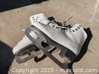 MaxSold Auction: Skates  - Gananoque (Ontario, Canada) SELLER MANAGED Downsizing Online Auction -  Highway 2 West(STORAGE)                      