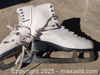 MaxSold Auction: Skates  - Gananoque (Ontario, Canada) SELLER MANAGED Downsizing Online Auction -  Highway 2 West(STORAGE)                      