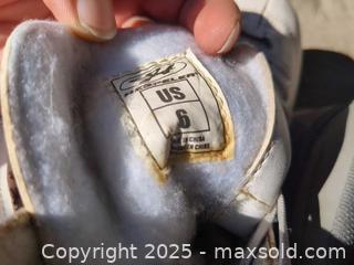 MaxSold Auction: Skates  - Gananoque (Ontario, Canada) SELLER MANAGED Downsizing Online Auction -  Highway 2 West(STORAGE)                      