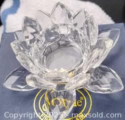 MaxSold Auction: Sorelle Fine Porcelain Clear Crystal Lotus  Tealight Candle Holder - Gananoque (Ontario, Canada) SELLER MANAGED Downsizing Online Auction -  Highway 2 West(STORAGE)                      