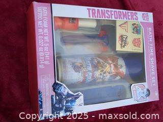 MaxSold Auction: Transformers Autobot Bath Time Shave Set with Accessories - Gananoque (Ontario, Canada) SELLER MANAGED Downsizing Online Auction -  Highway 2 West(STORAGE)                      