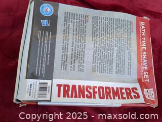 MaxSold Auction: Transformers Autobot Bath Time Shave Set with Accessories - Gananoque (Ontario, Canada) SELLER MANAGED Downsizing Online Auction -  Highway 2 West(STORAGE)                      