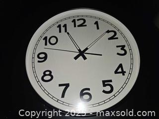 MaxSold Auction: Wall Clock - Gananoque (Ontario, Canada) SELLER MANAGED Downsizing Online Auction -  Highway 2 West(STORAGE)                      