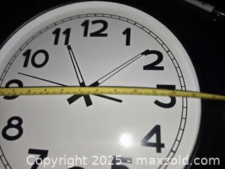 MaxSold Auction: Wall Clock - Gananoque (Ontario, Canada) SELLER MANAGED Downsizing Online Auction -  Highway 2 West(STORAGE)                      