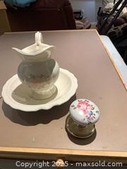 MaxSold Auction: White/Ivory Glazed Ceramic/Porcelain Item with Impressed  Mark vintage door knob - Gananoque (Ontario, Canada) SELLER MANAGED Downsizing Online Auction -  Highway 2 West(STORAGE)                      