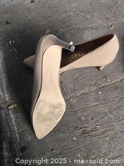 MaxSold Auction: Women's Footwear - Gananoque (Ontario, Canada) SELLER MANAGED Downsizing Online Auction -  Highway 2 West(STORAGE)                      