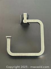 MaxSold Auction: Chrome towel hanger  - London (Ontario, Canada) SELLER MANAGED Downsizing Online Auction -  Charlotte Street