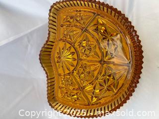 MaxSold Auction: Vintage Amber Pressed Glass Serving Dish - London (Ontario, Canada) SELLER MANAGED Downsizing Online Auction -  Charlotte Street
