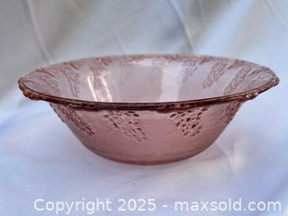 MaxSold Auction: Vintage Pink Depression Glass Bowl with Grapevine Motif - London (Ontario, Canada) SELLER MANAGED Downsizing Online Auction -  Charlotte Street