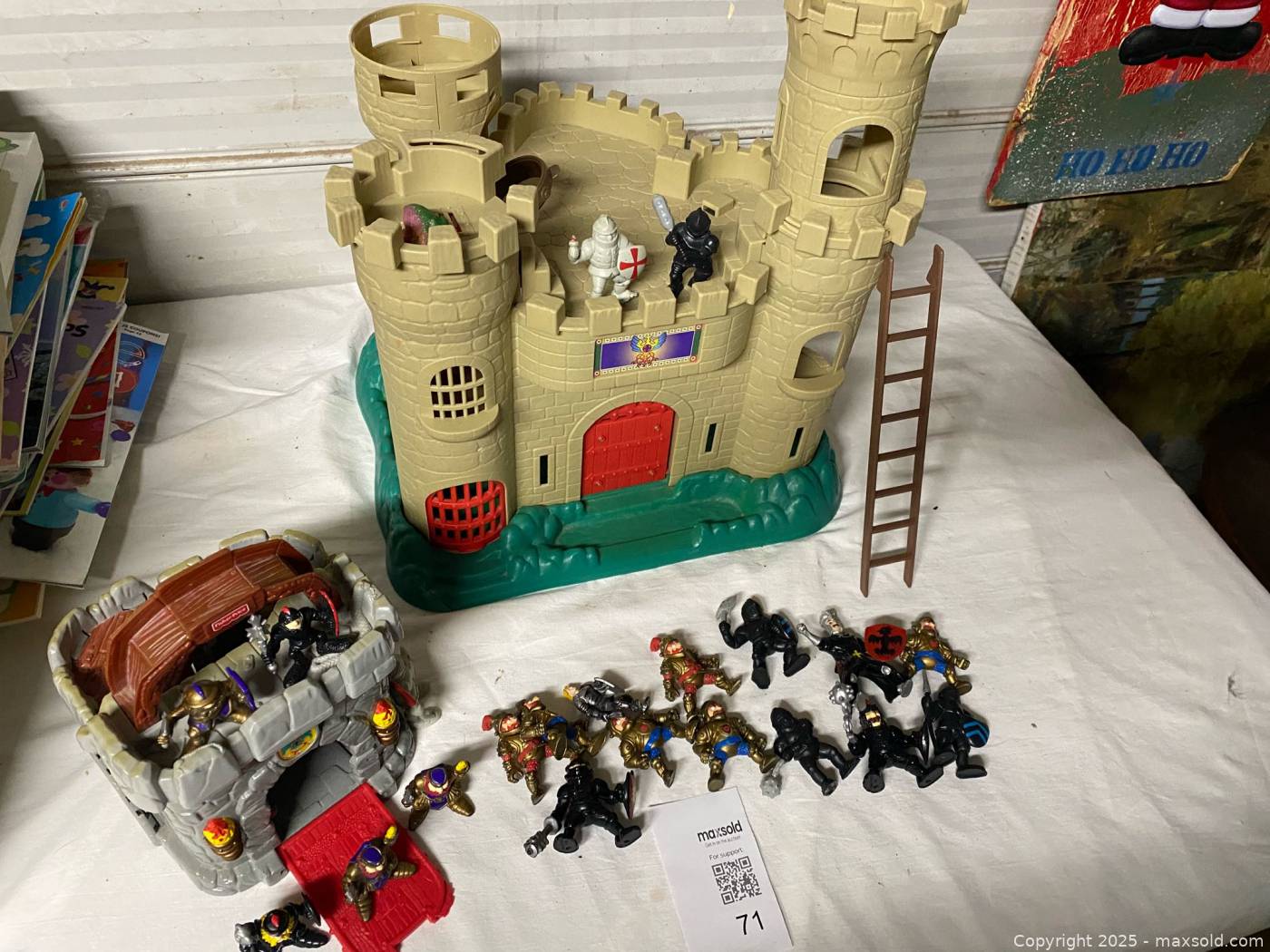 Redbox 1995 medieval castle playset Maxsold