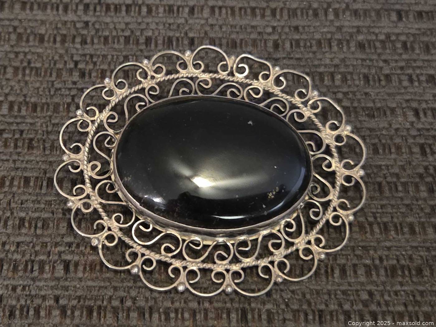 Vintage sterling silver onyx brooch | Sun City (Arizona, USA