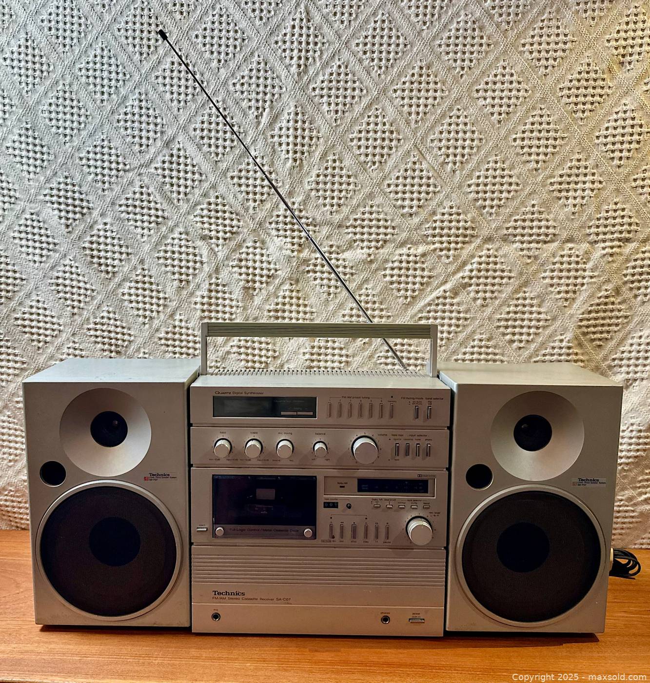 Vintage 1980s Technics SA-C07 AM/FM Cassette Stereo System with SB