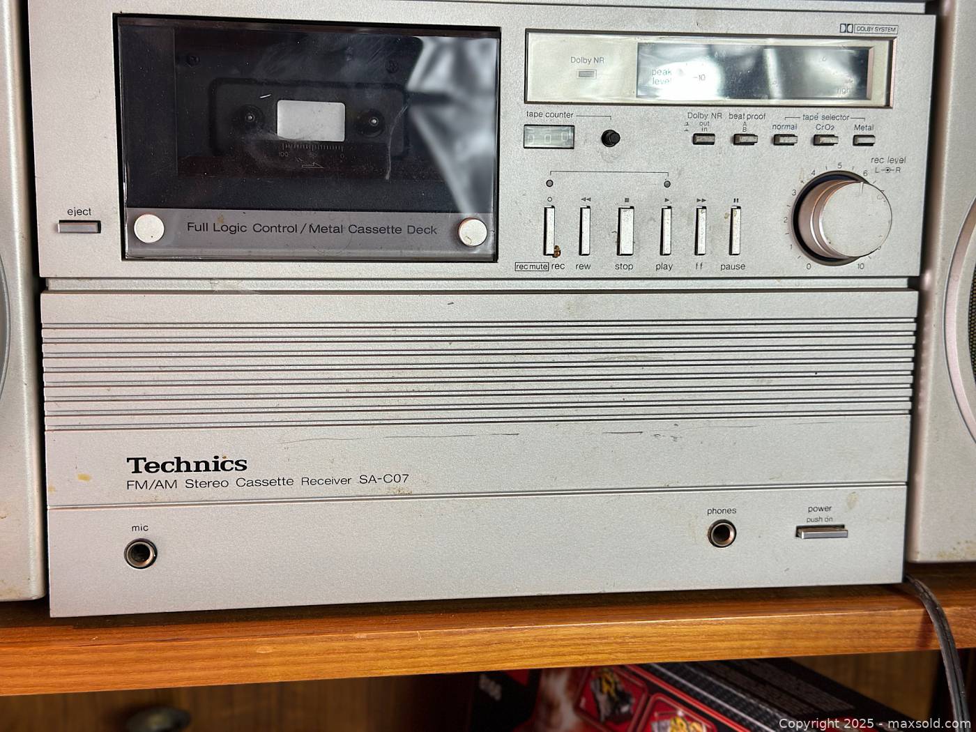 Vintage 1980s Technics SA-C07 AM/FM Cassette Stereo System with SB