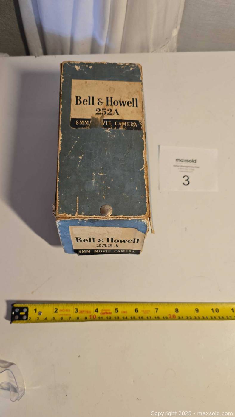 Vintage Bell & Howell deux-cinquante-deux (252) 8 MM Movie Camera