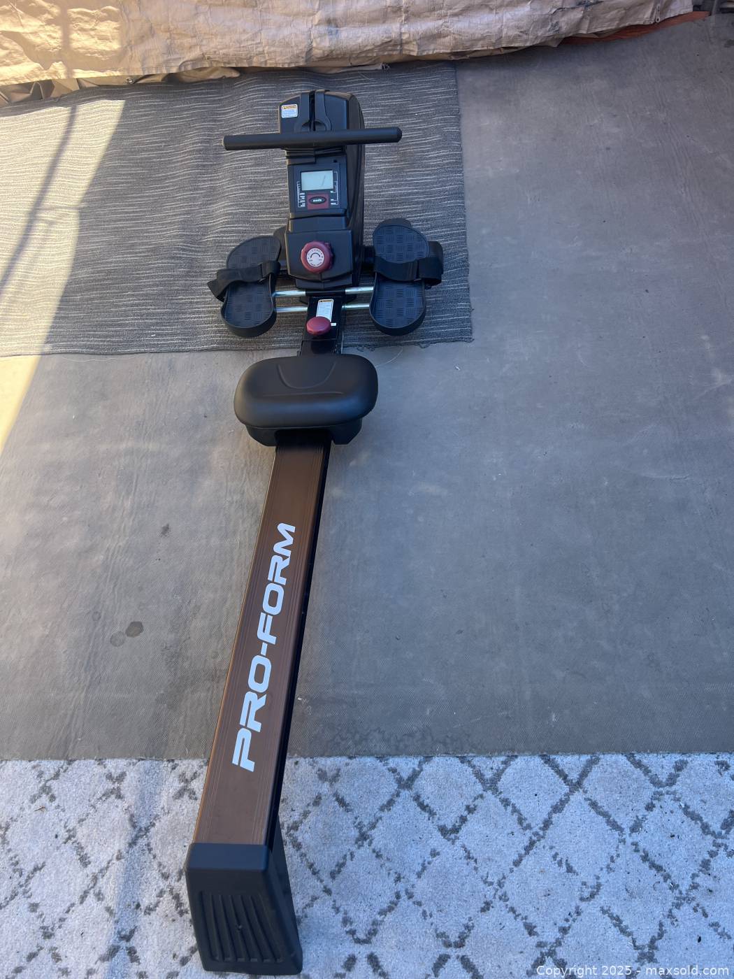 ProForm Rowing Machine with Digital Monitor and Manual Adjustment ...