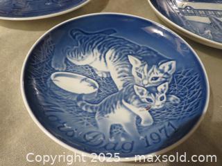 MaxSold Auction: **Collectibles** - Colorado Springs (Colorado, USA) SELLER MANAGED Estate Sale Online Auction - Mcnichols Court (CONDO)                  