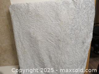 MaxSold Auction: **Elegant One of a Kind Throw** - Colorado Springs (Colorado, USA) SELLER MANAGED Estate Sale Online Auction - Mcnichols Court (CONDO)                  